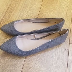 Gray flats